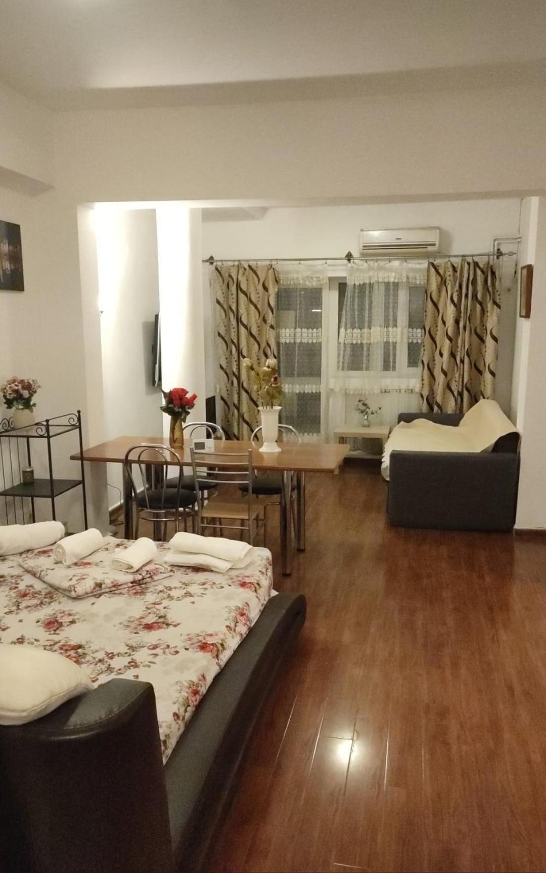 Old Center Apartament ブカレスト エクステリア 写真